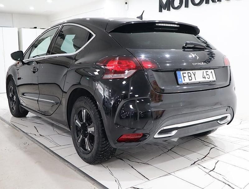 Begagnad Citroën DS4 112 HK (82 kW) 2011 Svart Halvkombi