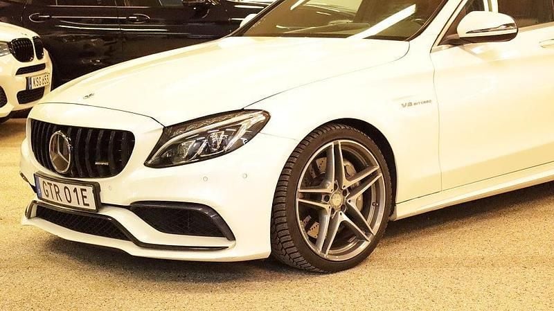Begagnad Mercedes C63 AMG AMG 476 HK (350 kW) 2018 Vit Kombi