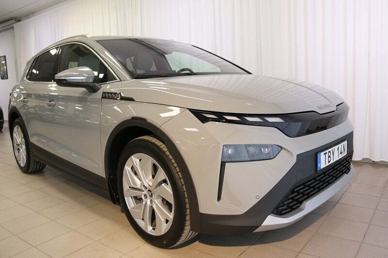 Grå Ny 2025 Skoda Elroq SUV | 557 500 kr - Bild 1/4
