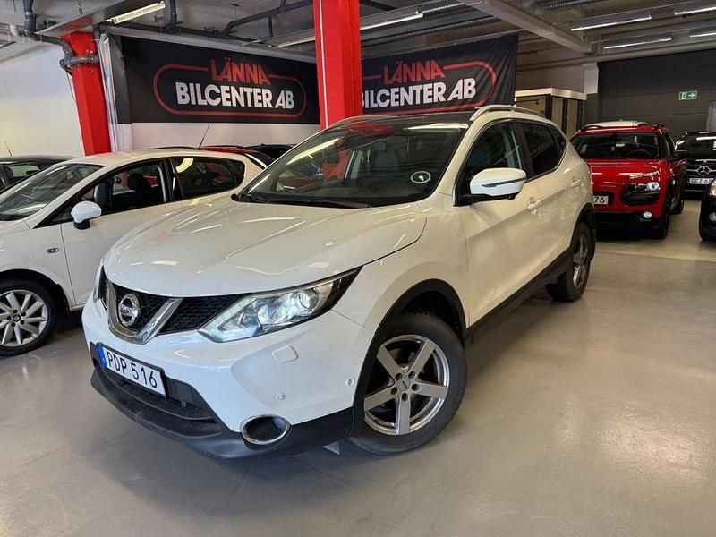 Vit Begagnad 2016 Nissan Qashqai 360º SUV | 149 000 kr (Marknadspris) - Bild 1/4