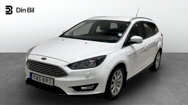 Vit Begagnad 2015 Ford Focus Titanium Kombi | 119 900 kr (Bra pris) - Bild 1/4