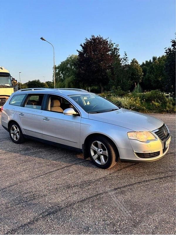 Silver Begagnad 2008 VW Passat Sportline Kombi | 20 000 kr (Bra pris) - Bild 1/4