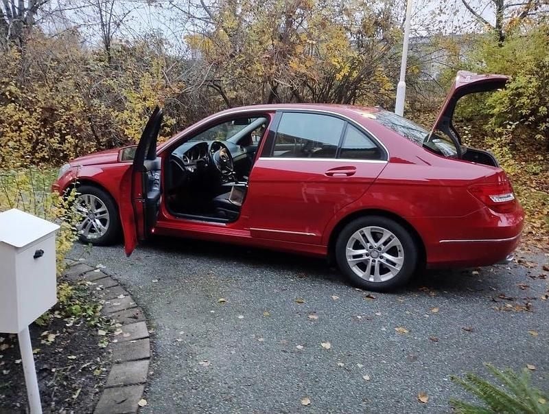 Begagnad Mercedes C220 170 HK (125 kW) 2012