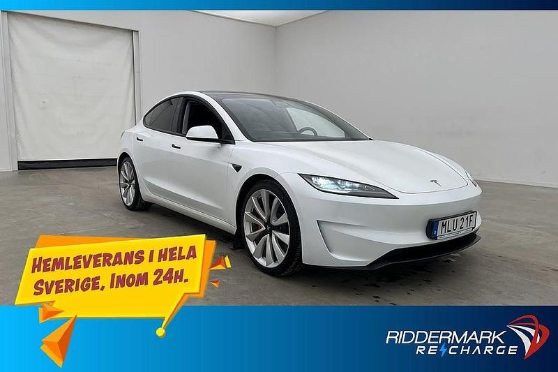Begagnad Tesla Model 3 Performance 461 kW (627 HK) 2024 Vit Sedan