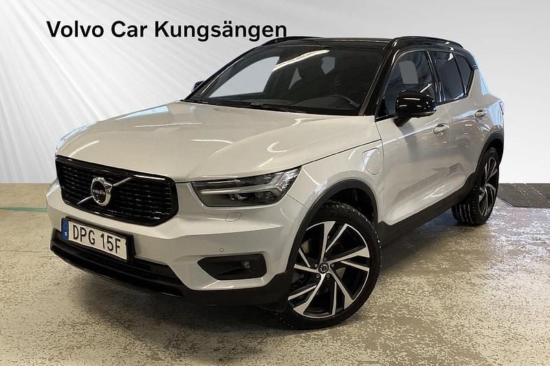 Silver Begagnad 2020 Volvo XC40 R-Design SUV | 314 900 kr (Marknadspris) - Bild 1/3