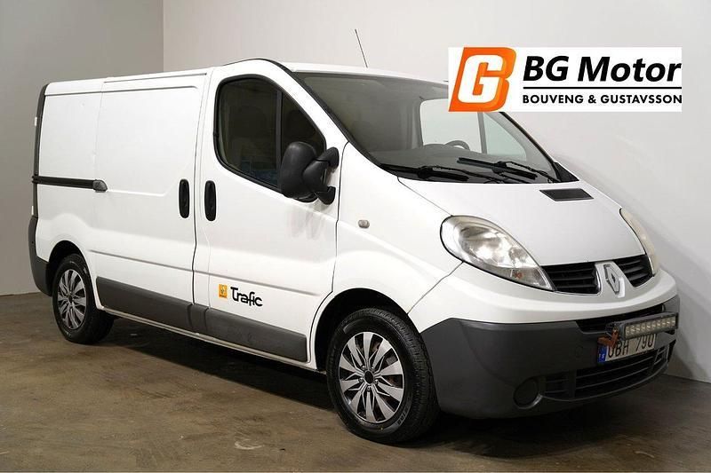 Vit Begagnad 2014 Renault Trafic Van | 69 700 kr (Bra pris) - Bild 1/4
