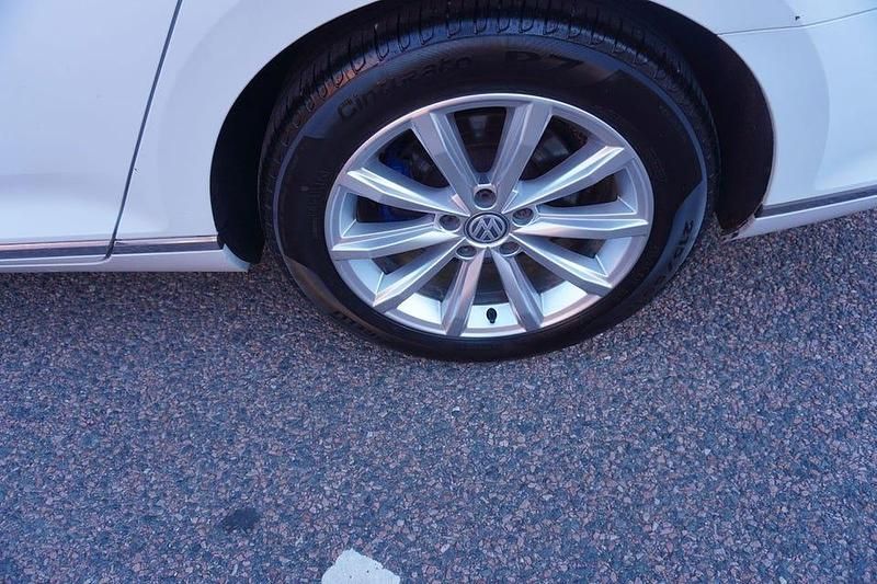 Begagnad VW Passat GTE 218 HK (160 kW) 2017 Vit Kombi