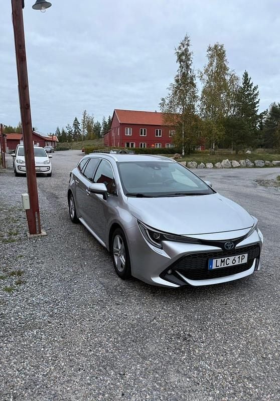 Begagnad 2022 Toyota Corolla Kombi | 165 000 kr (Superpris) - Bild 1/4