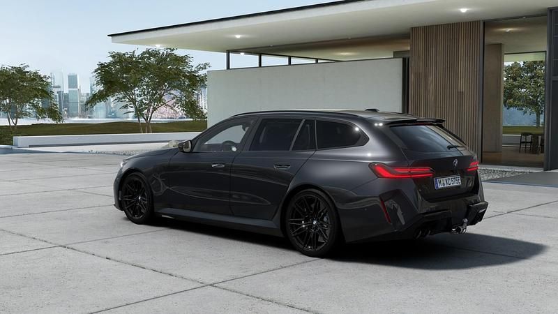 Ny BMW M5 Comfort Edition 2026 Grå Kombi