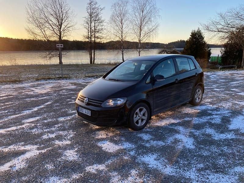 Begagnad 2010 VW Golf Plus Cross Minibuss | 65 000 kr (Marknadspris) - Bild 1/4