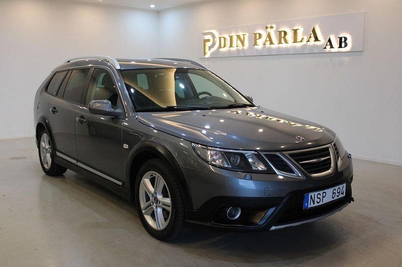 Grå Begagnad 2010 Saab 9-3X Kombi | 99 900 kr (Dyr) - Bild 1/4