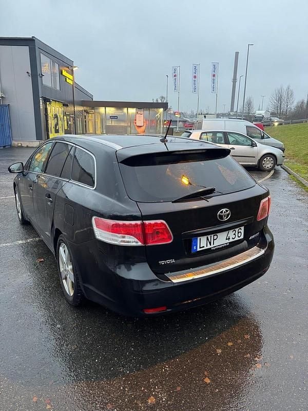 Begagnad 2010 Toyota Avensis Kombi | 55 000 kr (Bra pris) - Bild 1/4