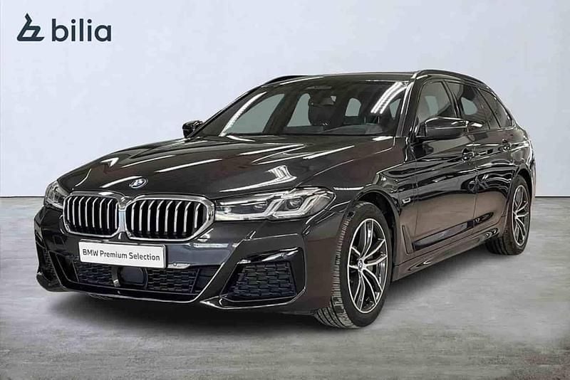 Begagnad BMW 530e 2023 Grå Kombi