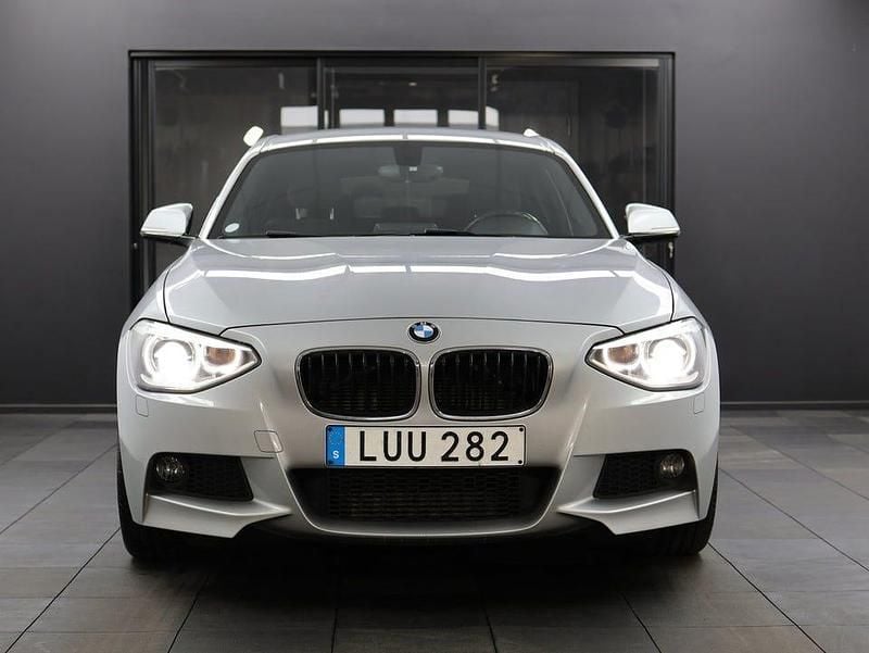 Begagnad BMW 118 M Sport 146 HK (107 kW) 2015 Silver Halvkombi