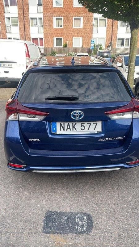 Blå Begagnad 2016 Toyota Auris Touring Sports Active Kombi | 136 000 kr (Marknadspris) - Bild 1/4