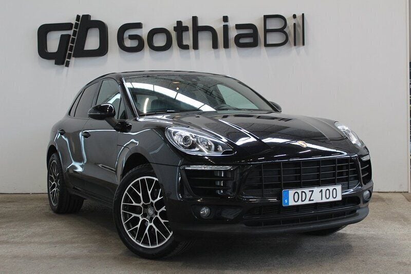 Svart Begagnad 2016 Porsche Macan Turbo SUV | 364 900 kr - Bild 1/4