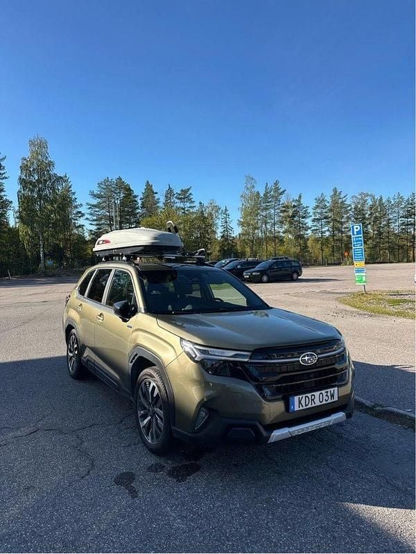 Grön Begagnad 2025 Subaru Forester SUV | 395 000 kr - Bild 1/1