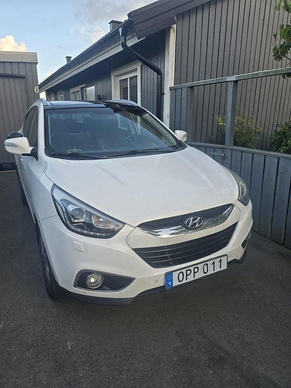 Vit Begagnad 2014 Hyundai ix35 SUV | 139 900 kr (Lite dyr) - Bild 1/4