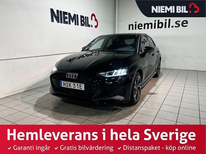Svart Begagnad 2025 Audi A3 Sportback Advanced Halvkombi | 329 900 kr (Marknadspris) - Bild 1/3