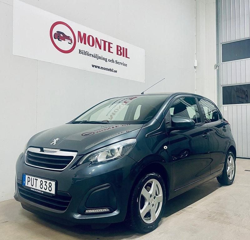 Grå Begagnad 2014 Peugeot 108 Halvkombi | 89 900 kr (Marknadspris) - Bild 1/4
