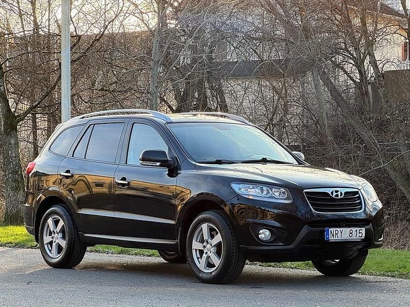 Svart Begagnad 2010 Hyundai Santa Fe SUV | 99 900 kr (Marknadspris) - Bild 1/4