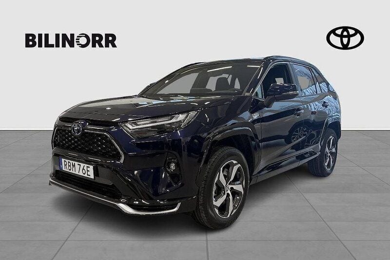 Mörkblå Begagnad 2024 Toyota RAV4 Hybrid Edition SUV | 528 400 kr (Marknadspris) - Bild 1/3