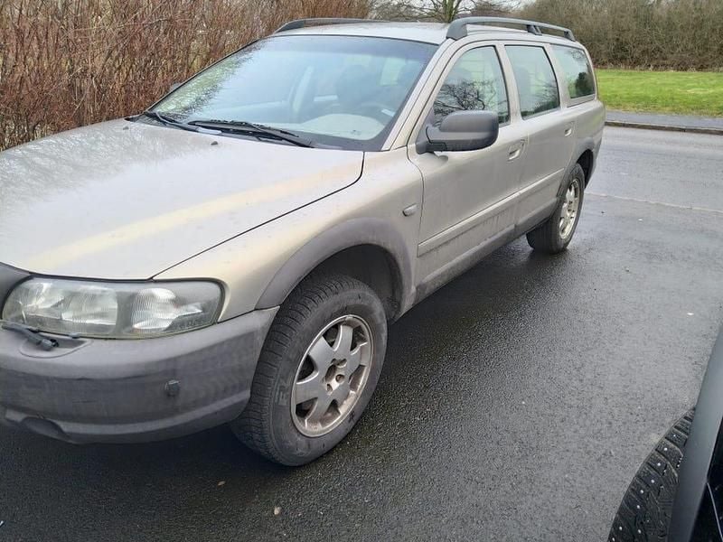 Begagnad 2001 Volvo XC70 | 15 000 kr (Superpris) - Bild 1/4