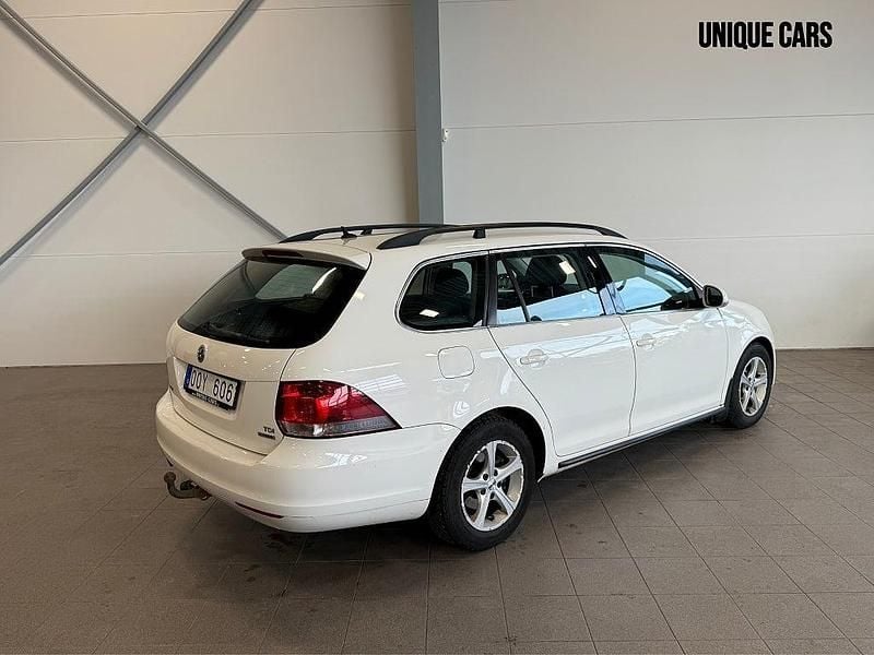 Begagnad VW Golf VI 105 HK (77 kW) 2011 Vit Halvkombi