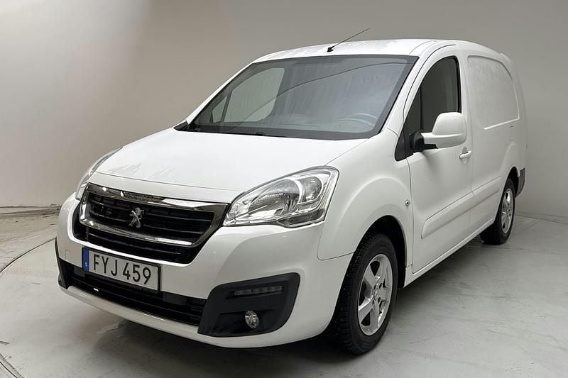 Vit Begagnad 2016 Peugeot Partner Van | 70 000 kr (Bra pris) - Bild 1/4