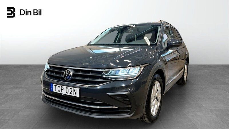 Grå Begagnad 2021 VW Tiguan SUV | 284 900 kr (Marknadspris) - Bild 1/4