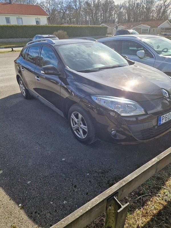 Brun Begagnad 2011 Renault Mégane GrandTour Kombi | 66 000 kr (Marknadspris) - Bild 1/3