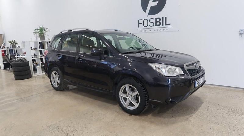 Grå Begagnad 2015 Subaru Forester SUV | 99 900 kr (Bra pris) - Bild 1/3