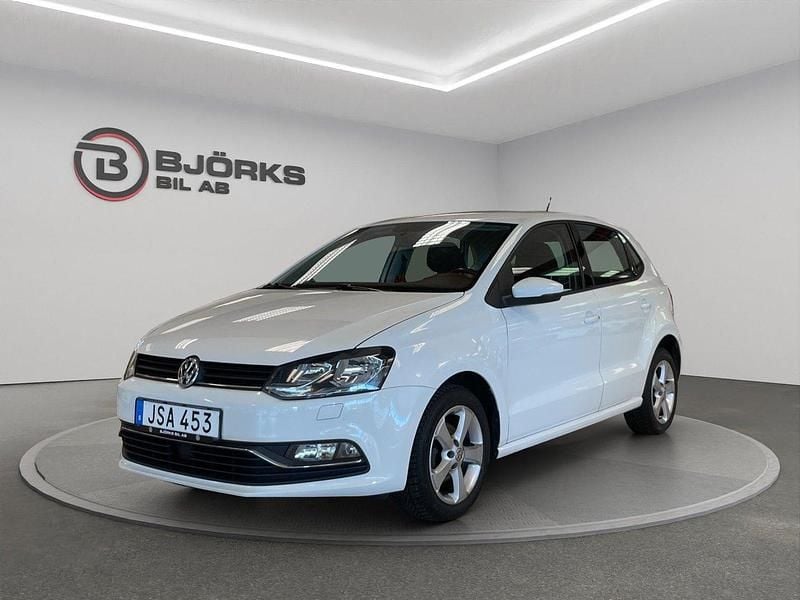 Vit Begagnad 2015 VW Polo Halvkombi | 88 500 kr (Marknadspris) - Bild 1/4