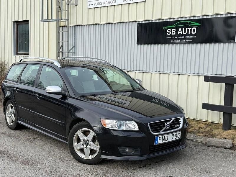 Begagnad Volvo V50 R-Design 136 HK (100 kW) 2007 Svart Kombi