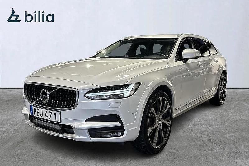 Vit Begagnad 2018 Volvo V90 CC Kombi | 329 000 kr (Marknadspris) - Bild 1/4