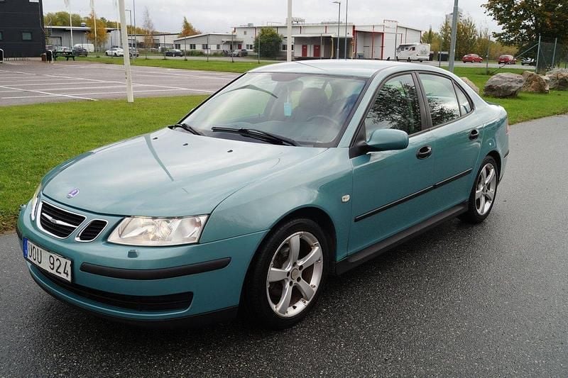 Ljusblå (grön) Begagnad 2004 Saab 9-3 Sedan | 27 900 kr (Marknadspris) - Bild 1/4