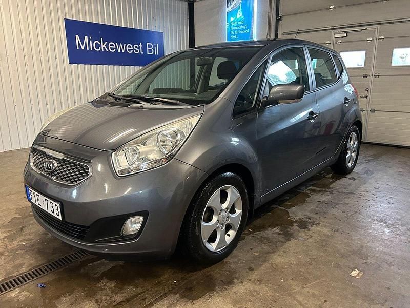 Grå Begagnad 2010 Kia Venga Comfort Halvkombi | 42 900 kr (Marknadspris) - Bild 1/4