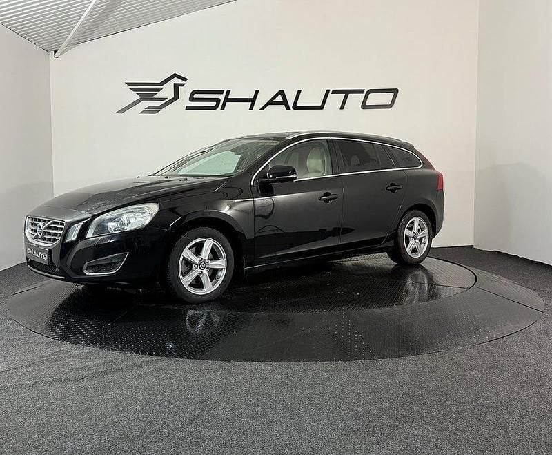 Begagnad Volvo V60 Summum 180 HK (132 kW) 2011 Svart Kombi