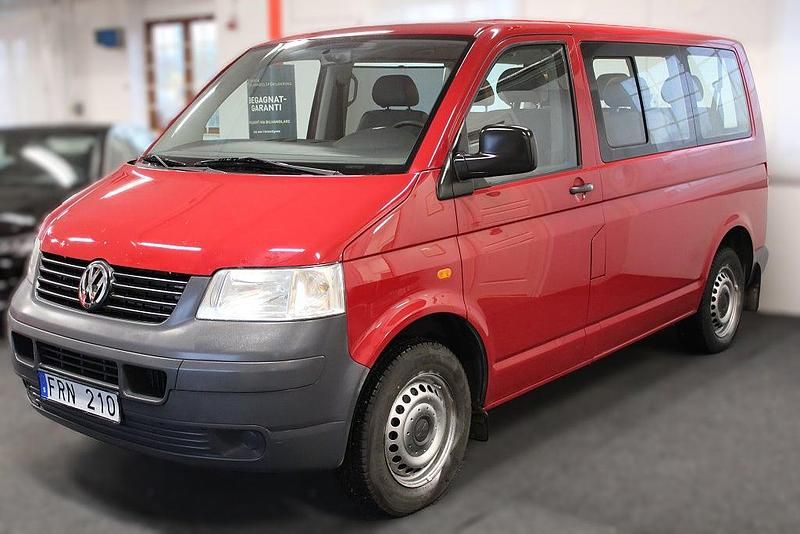 Mörkröd Begagnad 2007 VW Shuttle Minibuss | 149 900 kr - Bild 1/4