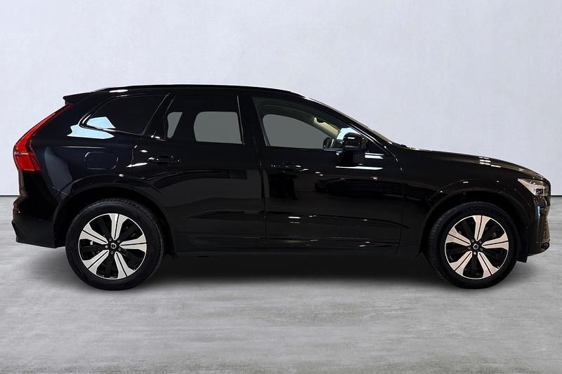 Begagnad Volvo XC60 Plus 355 HK (261 kW) 2022 Svart SUV