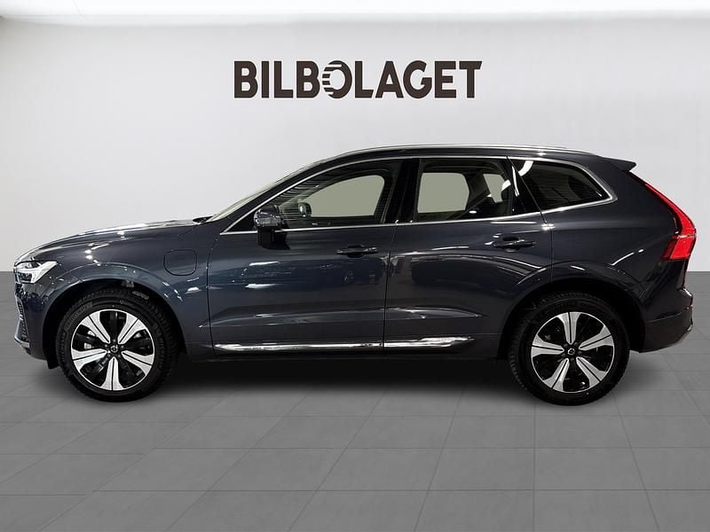 Begagnad Volvo XC60 Plus 350 HK (257 kW) 2023 Blå SUV