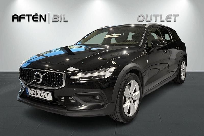 Svart Begagnad 2019 Volvo V60 CC Momentum Kombi | 279 800 kr (Lite dyr) - Bild 1/3