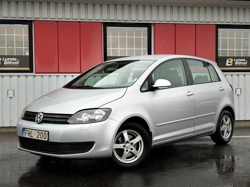Begagnad VW Golf Plus Cross 105 HK (77 kW) 2013 Silver Minibuss