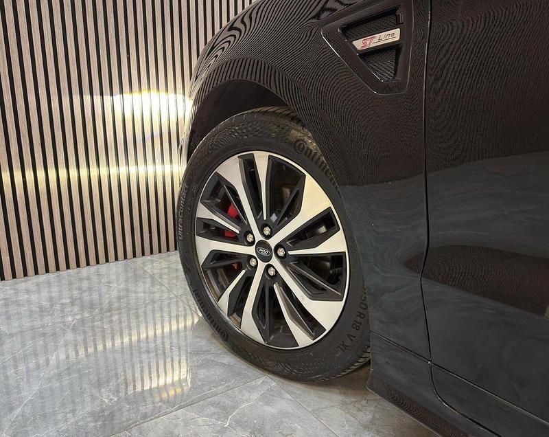 Svart Begagnad 2020 Ford S-MAX ST-Line Minibuss | 240 000 kr (Bra pris) - Bild 1/4