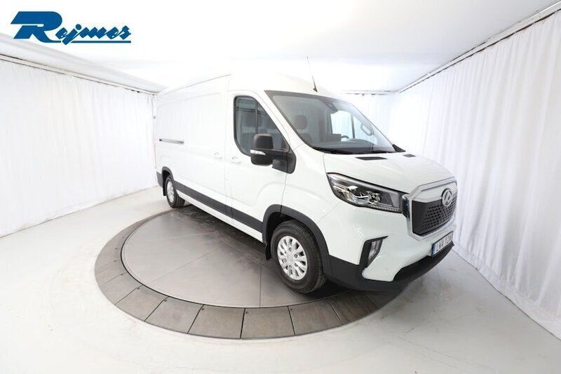 Vit (vit solid) Begagnad 2023 Maxus eDeliver 9 Van | 748 900 kr - Bild 1/4