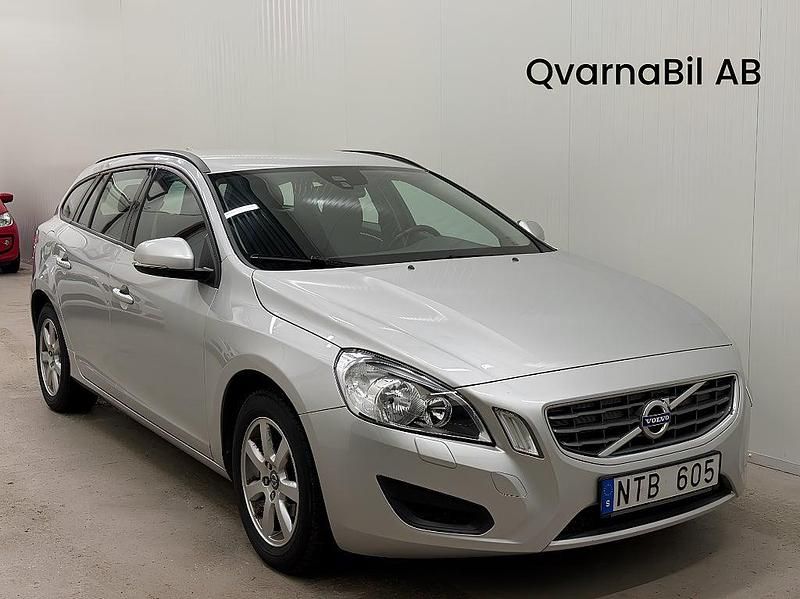 Begagnad Volvo V60 114 HK (83 kW) 2013 Ljusgrå Kombi