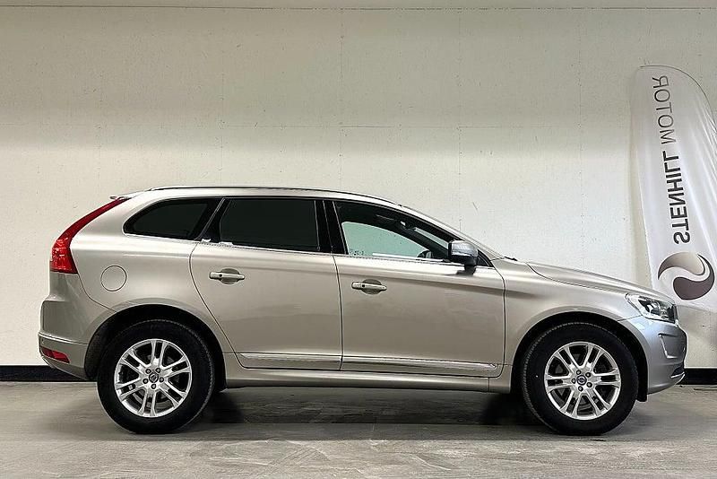 Begagnad Volvo XC60 Summum 181 HK (133 kW) 2014 Ljusbrun SUV