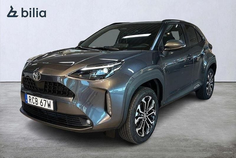 Mörkgrå Ny 2025 Toyota Yaris Cross Active SUV | 334 900 kr (Lite dyr) - Bild 1/4