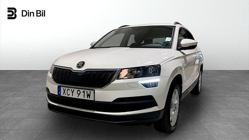 Vit (candy white) Begagnad 2019 Skoda Karoq Ambition SUV | 199 900 kr (Marknadspris) - Bild 1/4