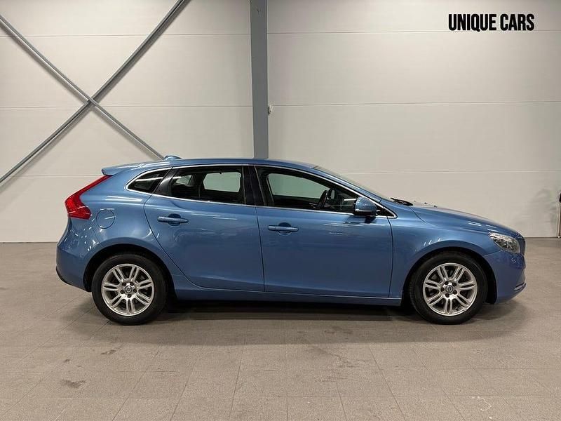 Begagnad Volvo V40 116 HK (85 kW) 2014 Blå Halvkombi